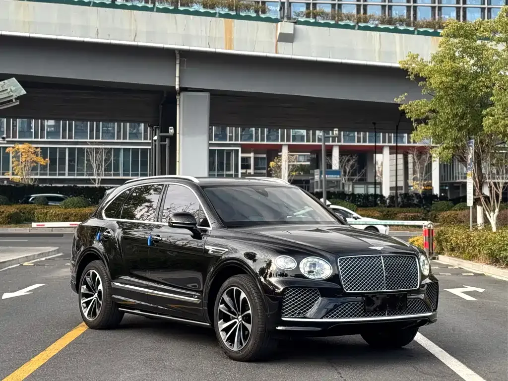Bentley Bentayga — фото 9