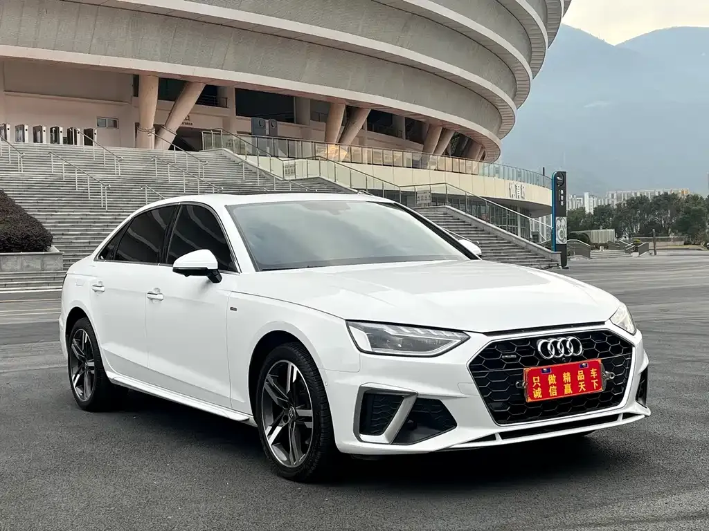 Audi A4L 2021 из CN, фото 2