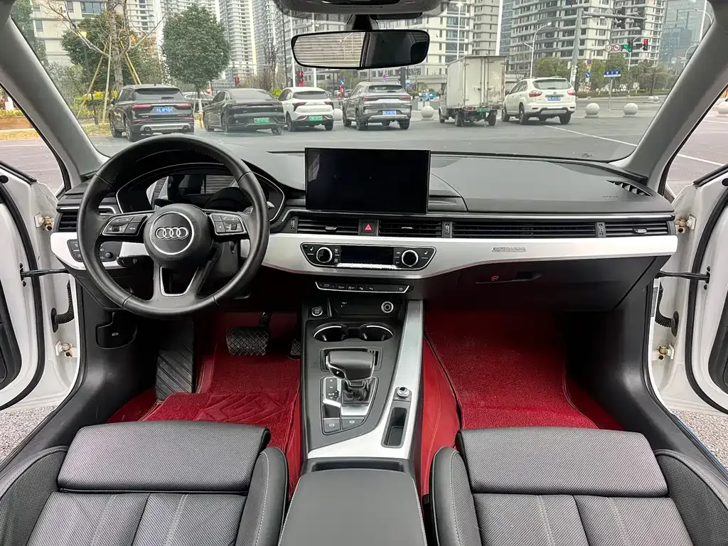 Audi A4L 2021 из CN, фото 5