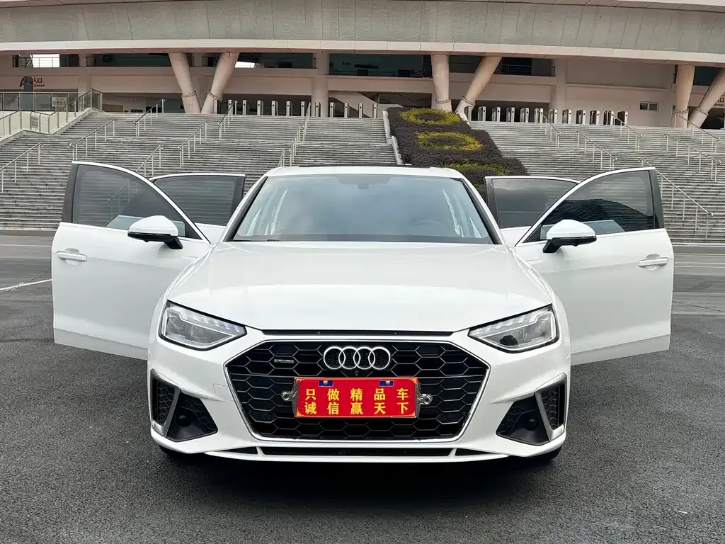 Audi A4L 2021 из CN, фото 9