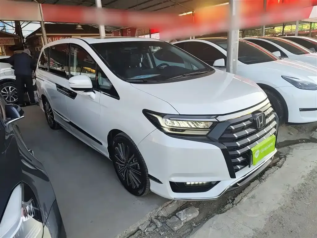Honda Elysion 2023 из CN, фото 8