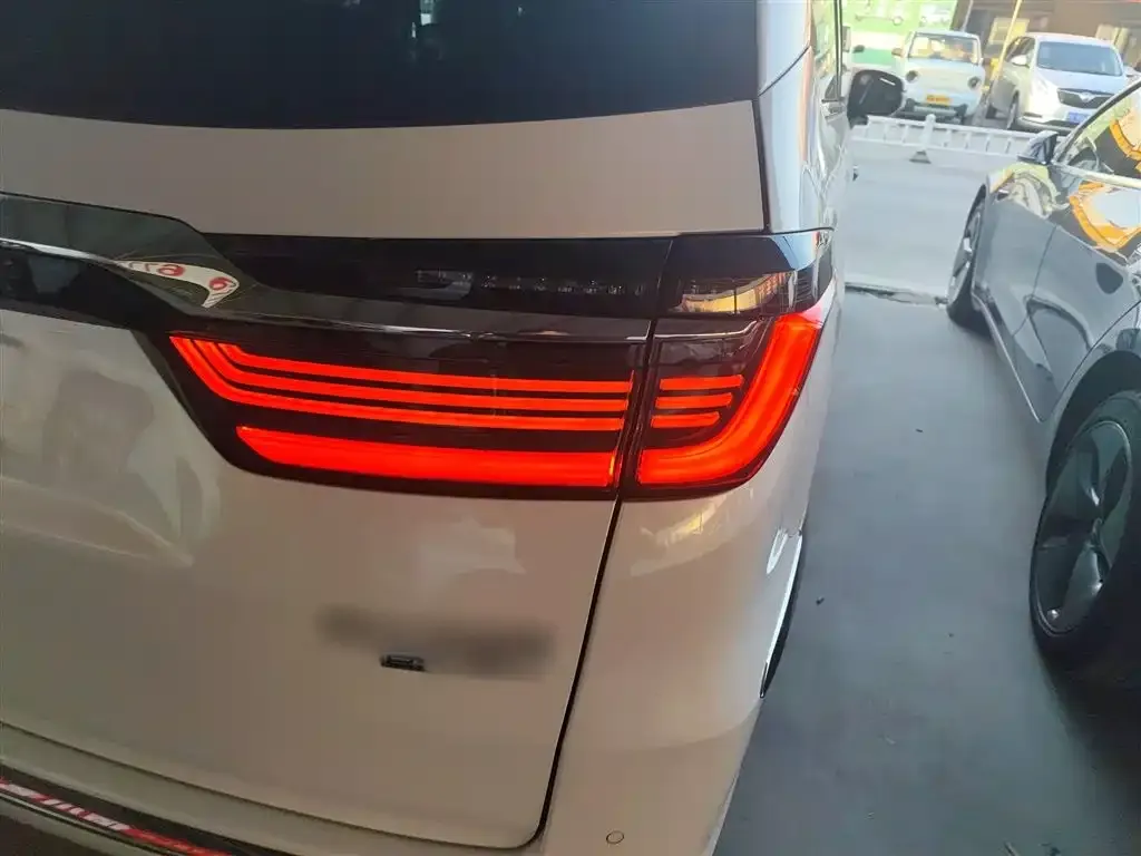 Honda Elysion 2023 из CN, фото 2