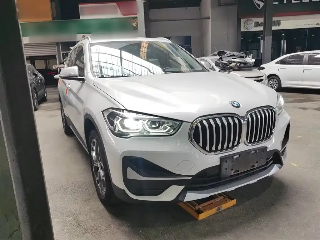 BMW X1 — фото 10