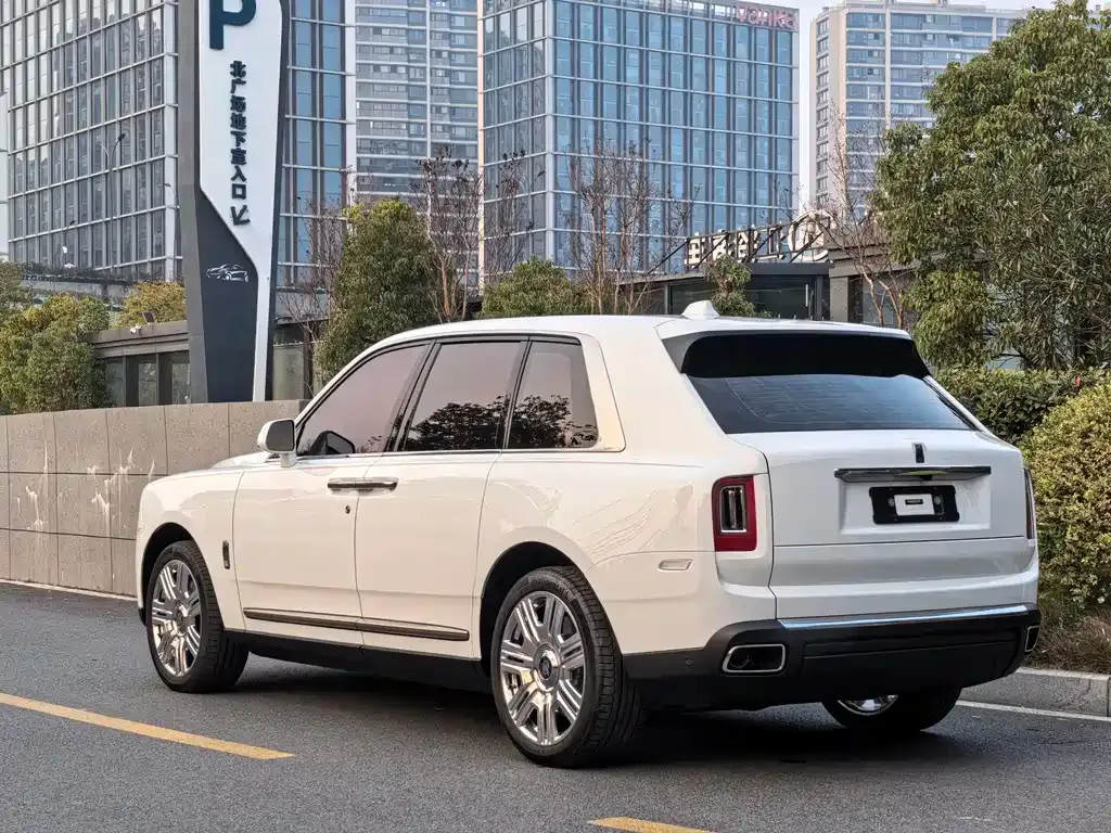 Rolls-Royce Cullinan 2023 из CN, фото 10