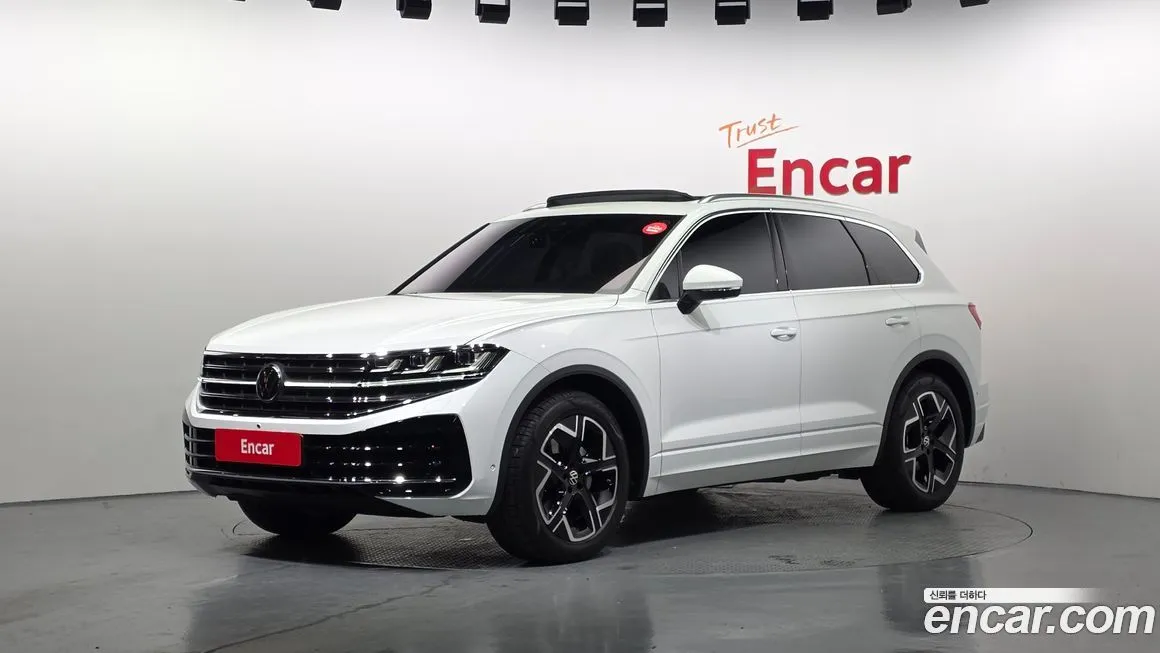 Volkswagen Touareg — фото 1