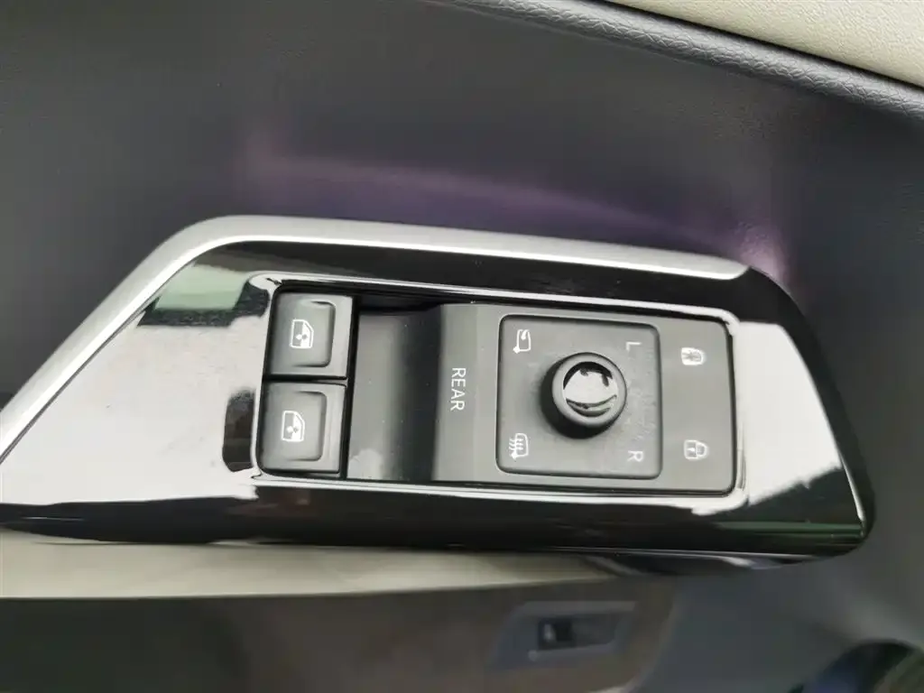Volkswagen ID.6 Crozz 2022 из CN, фото 6