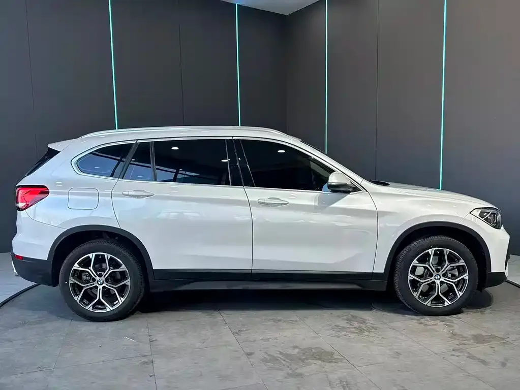 BMW X1 — фото 5