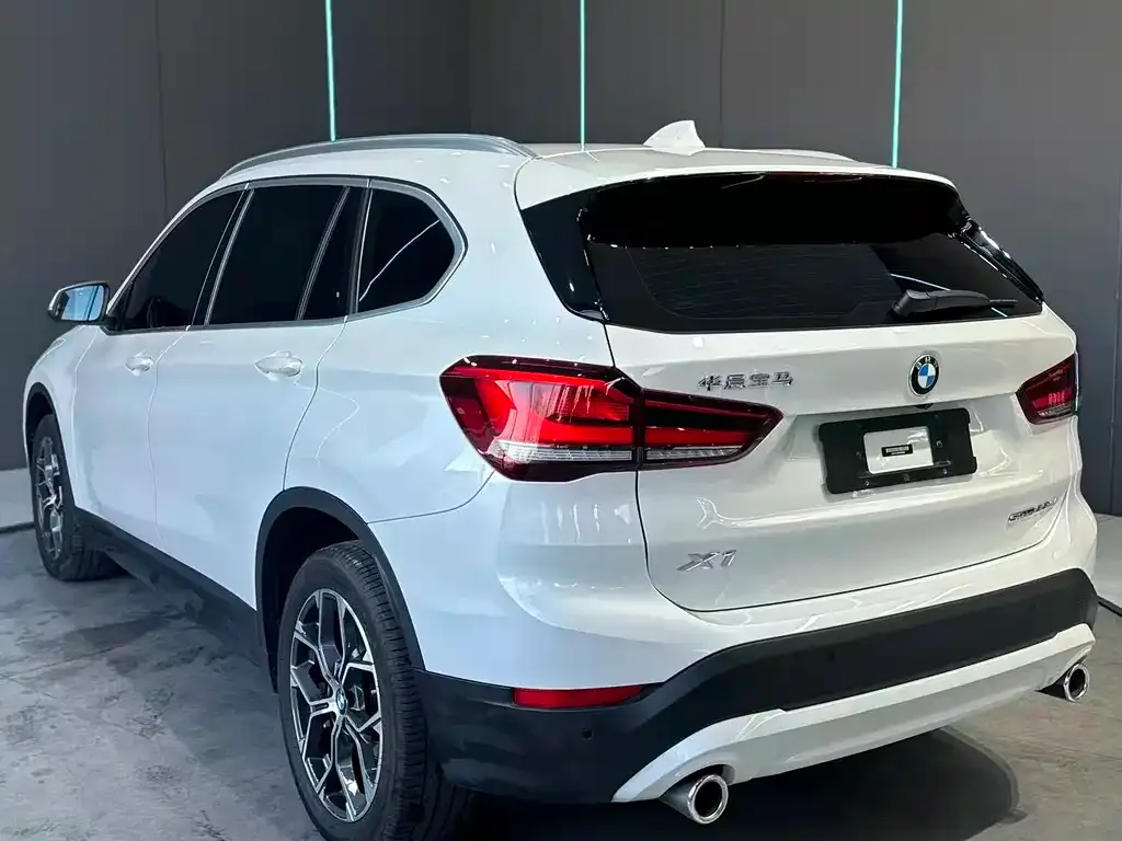 BMW X1 — фото 9