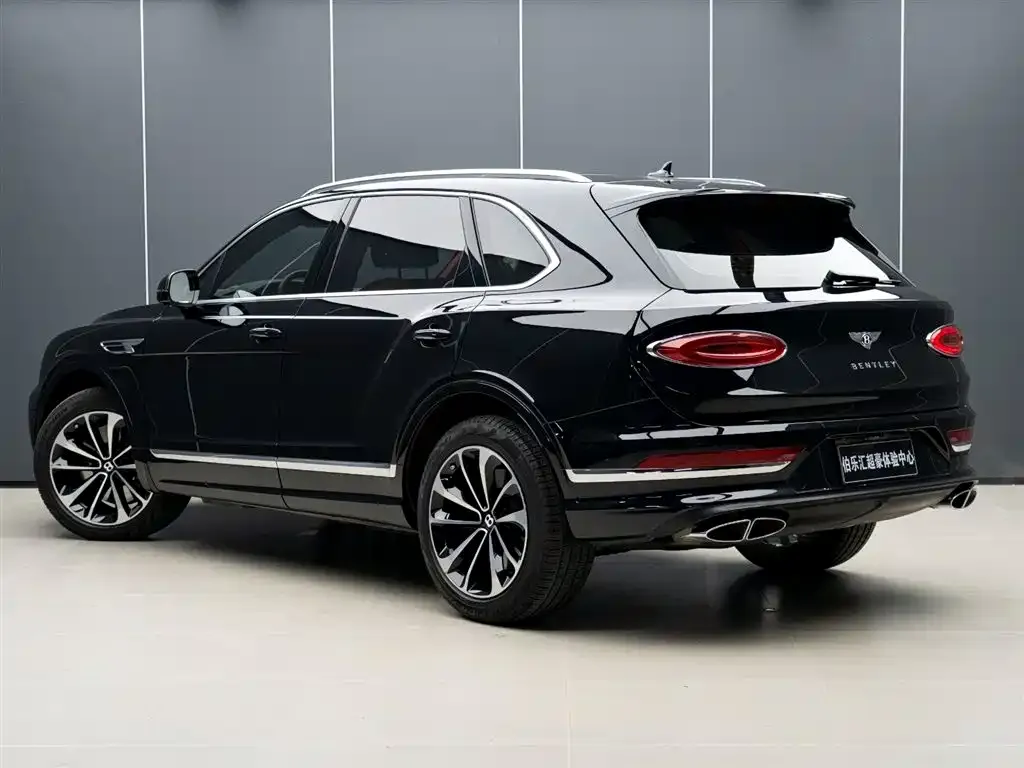 Bentley Bentayga 2024 из CN, фото 2