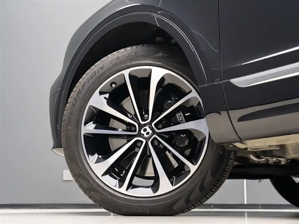 Bentley Bentayga 2024 из CN, фото 5