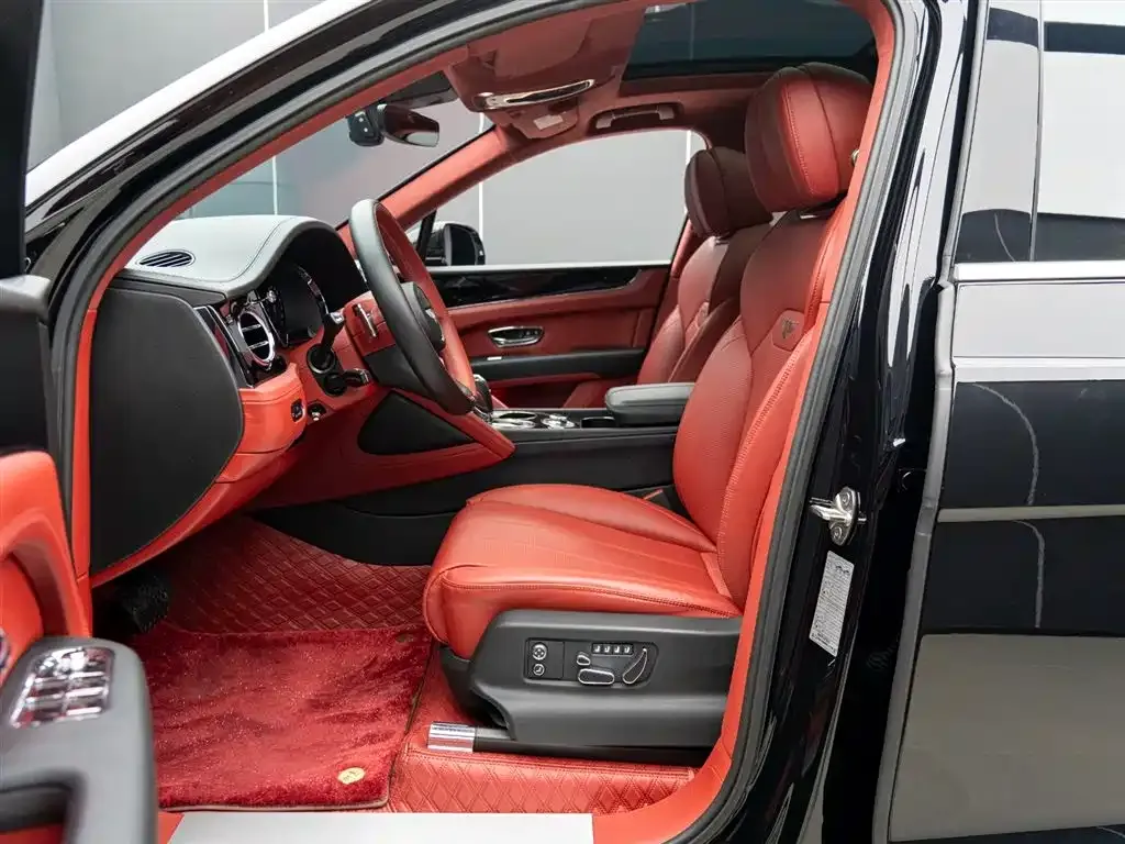 Bentley Bentayga 2024 из CN, фото 7