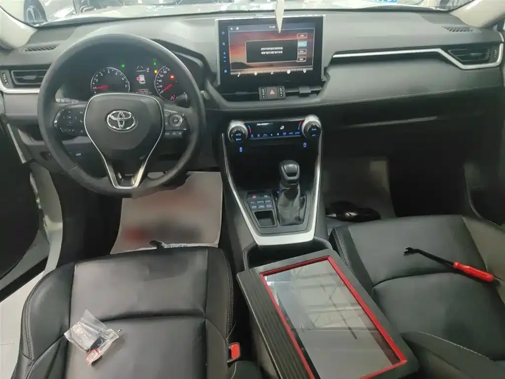 Toyota Wildlander 2021 из CN, фото 3