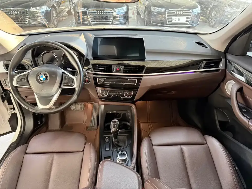 BMW X1 2021 из CN, фото 10