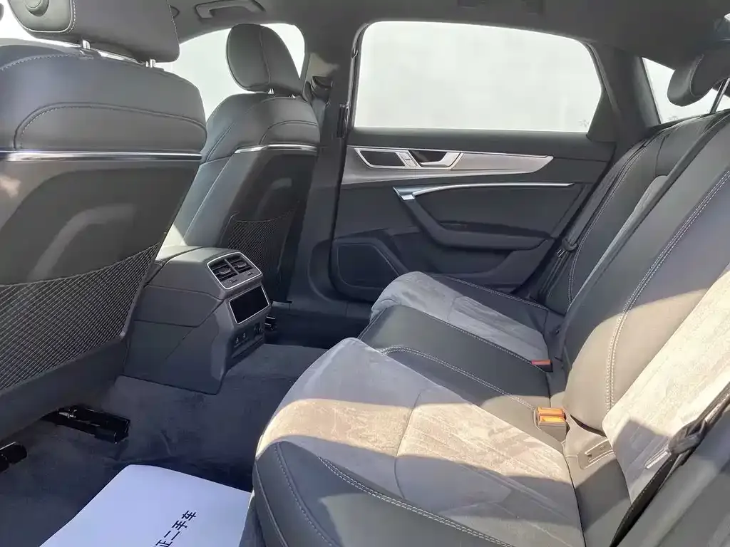 Audi A6L 2023 из CN, фото 5