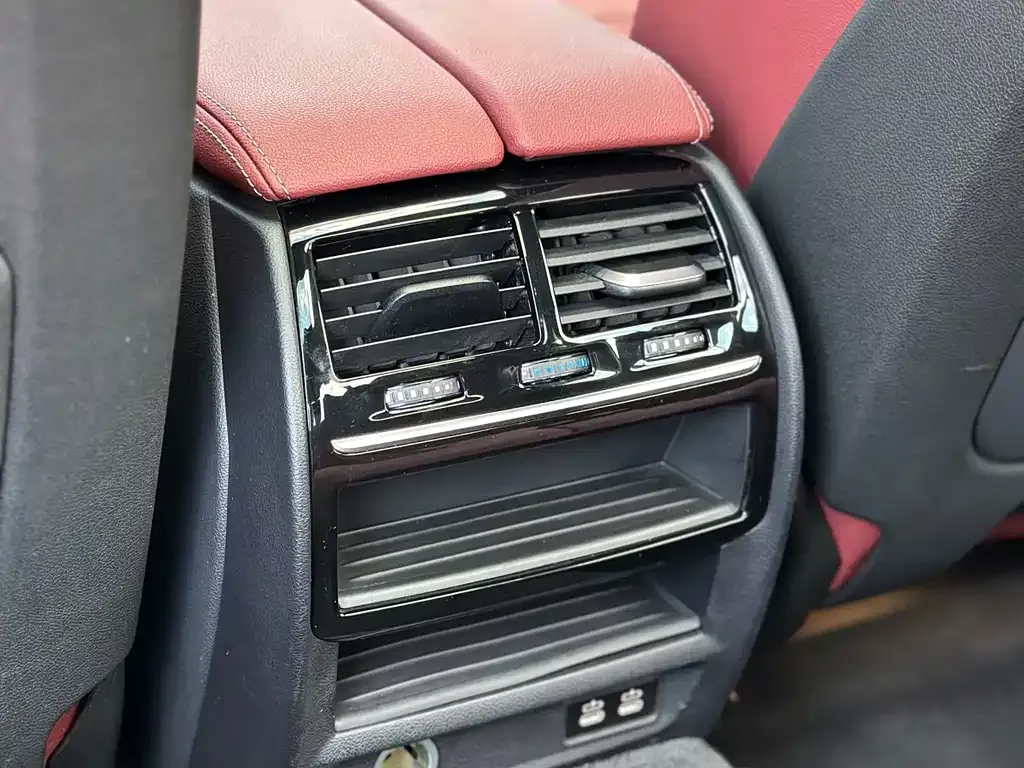 BMW 5 Series 2022 из CN, фото 10