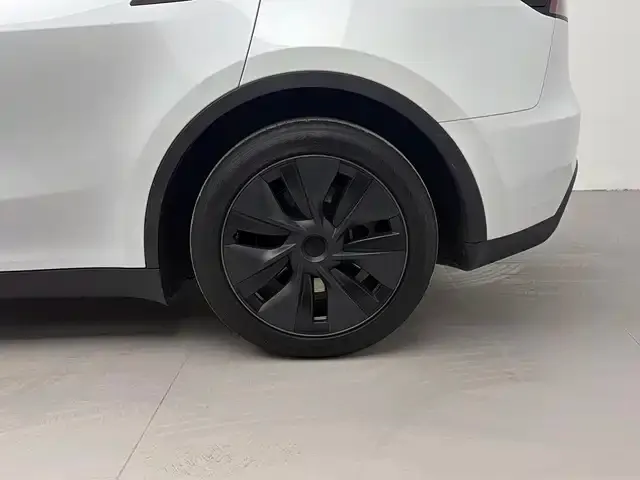 Tesla Model Y 2024 из CN, фото 5