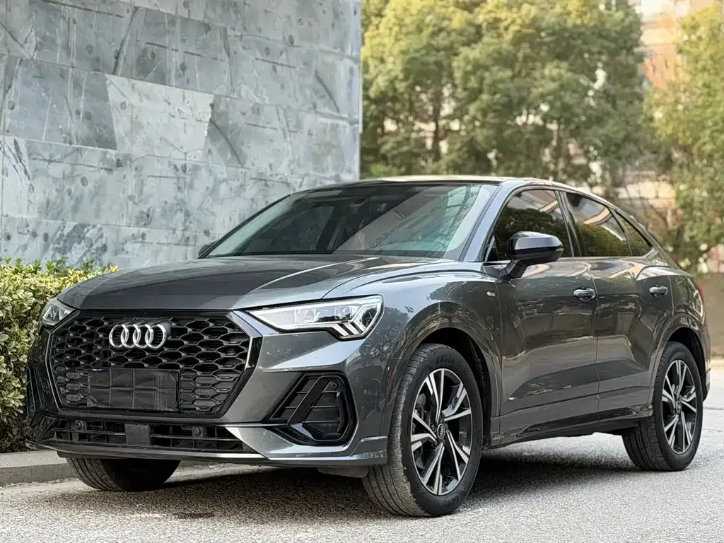 Audi Q3 Sportback 2022 из CN, фото 1