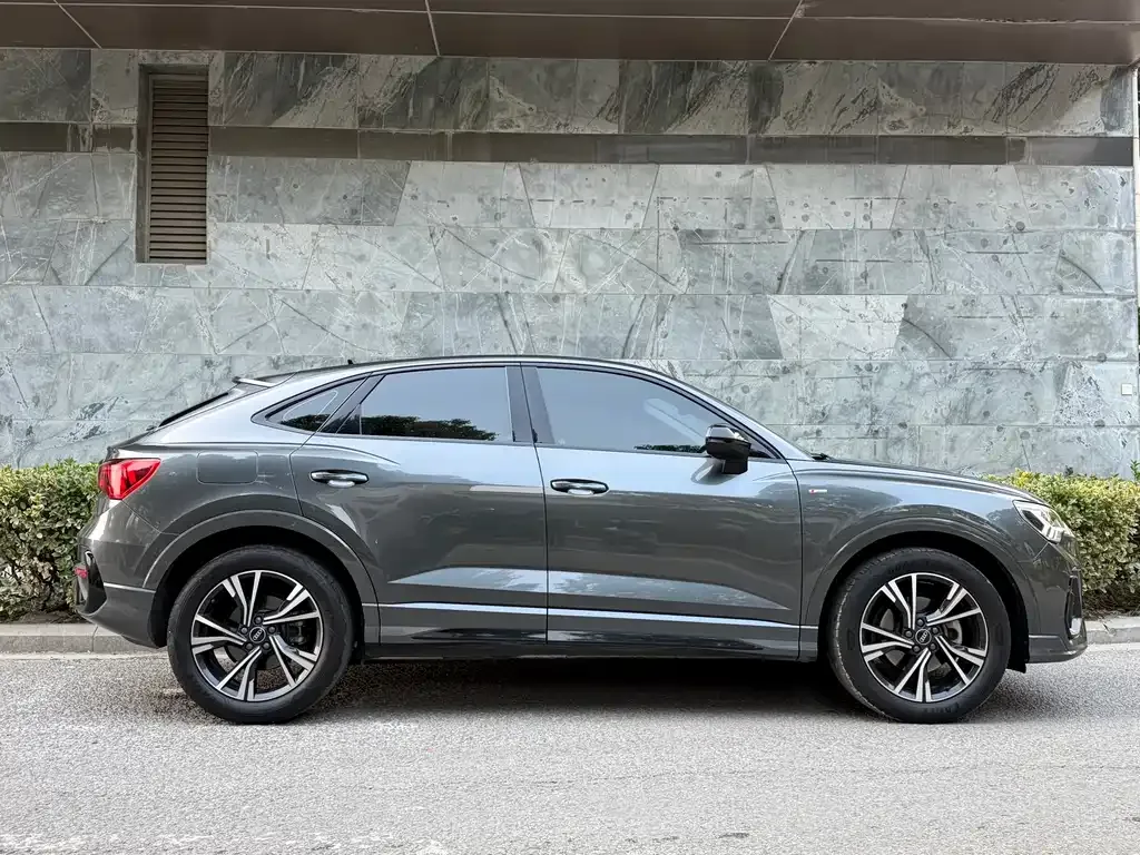 Audi Q3 Sportback 2022 из CN, фото 8
