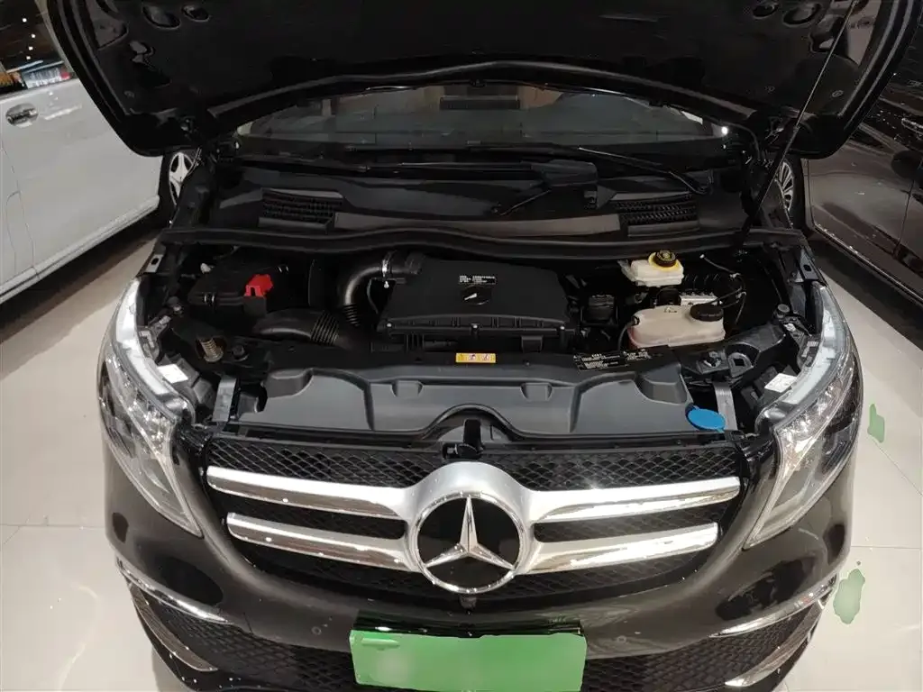 Mercedes-Benz V-Class 2024 из CN, фото 4