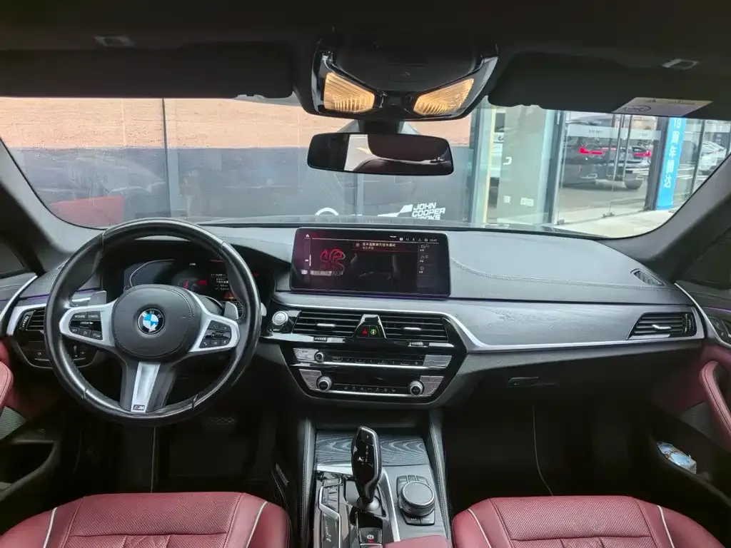 BMW 5 Series 2022 из CN, фото 3