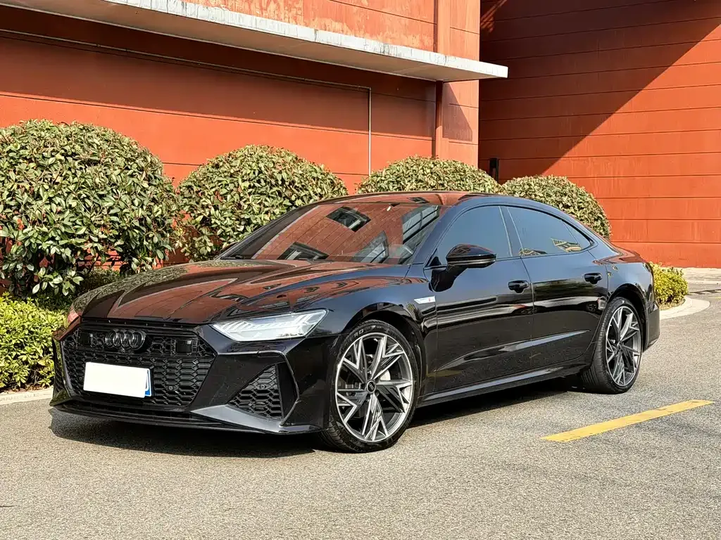 Audi A7L — фото 1
