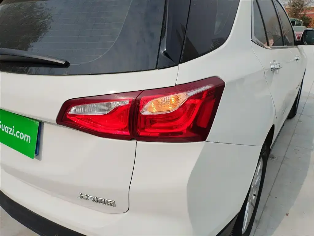 Chevrolet Equinox 2021 из CN, фото 8