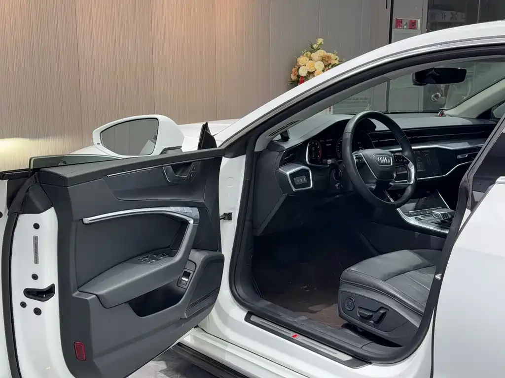 Audi A7 2021 из CN, фото 6
