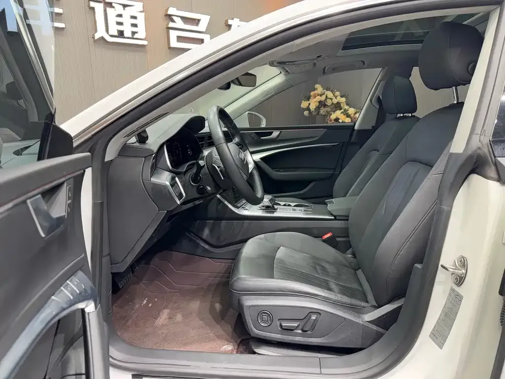Audi A7 2021 из CN, фото 10