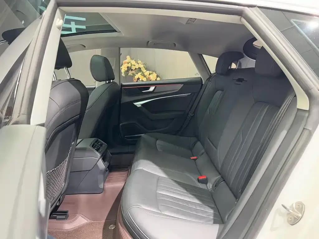 Audi A7 2021 из CN, фото 8