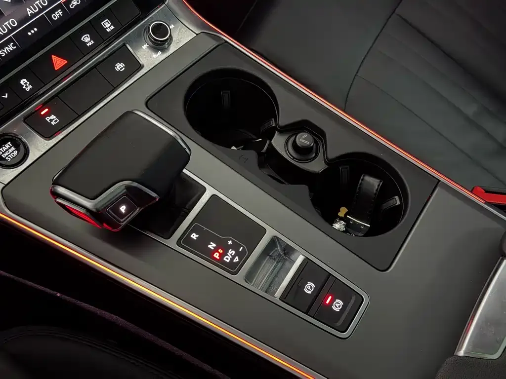 Audi A7 2021 из CN, фото 3