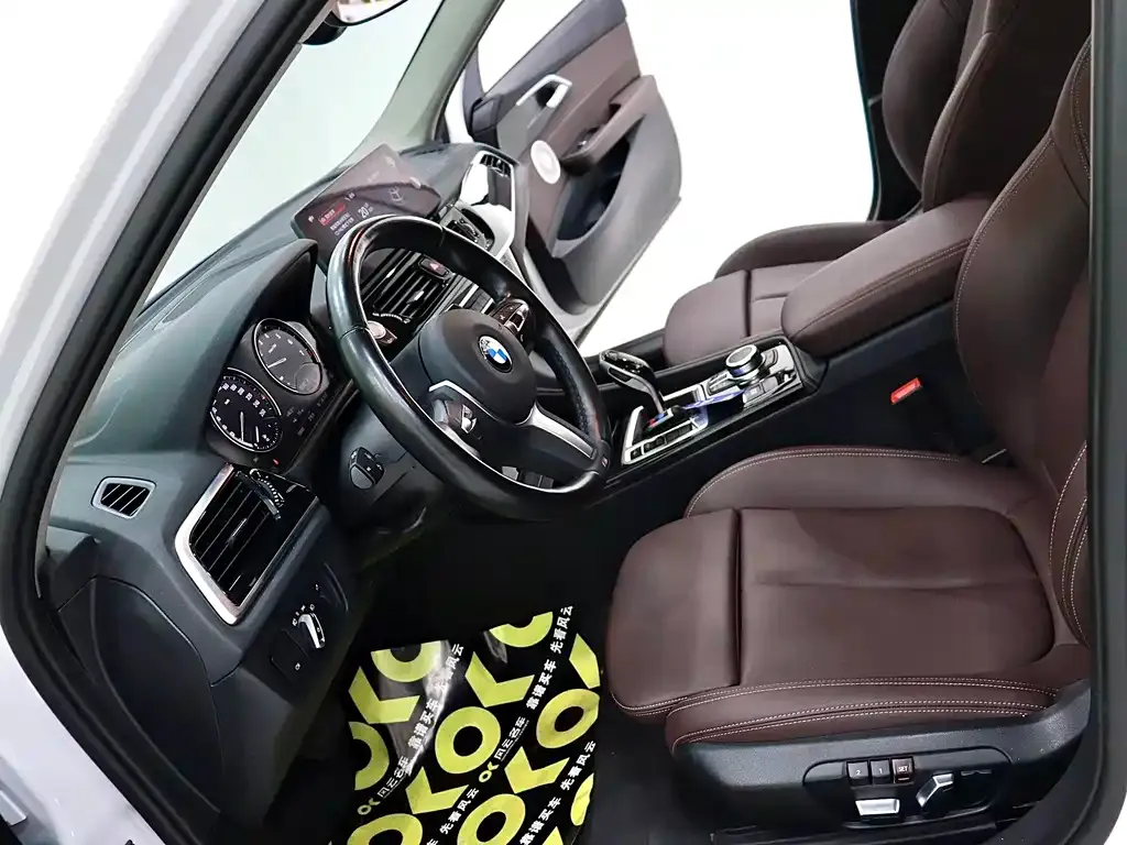 BMW 1 Series 2023 из CN, фото 10