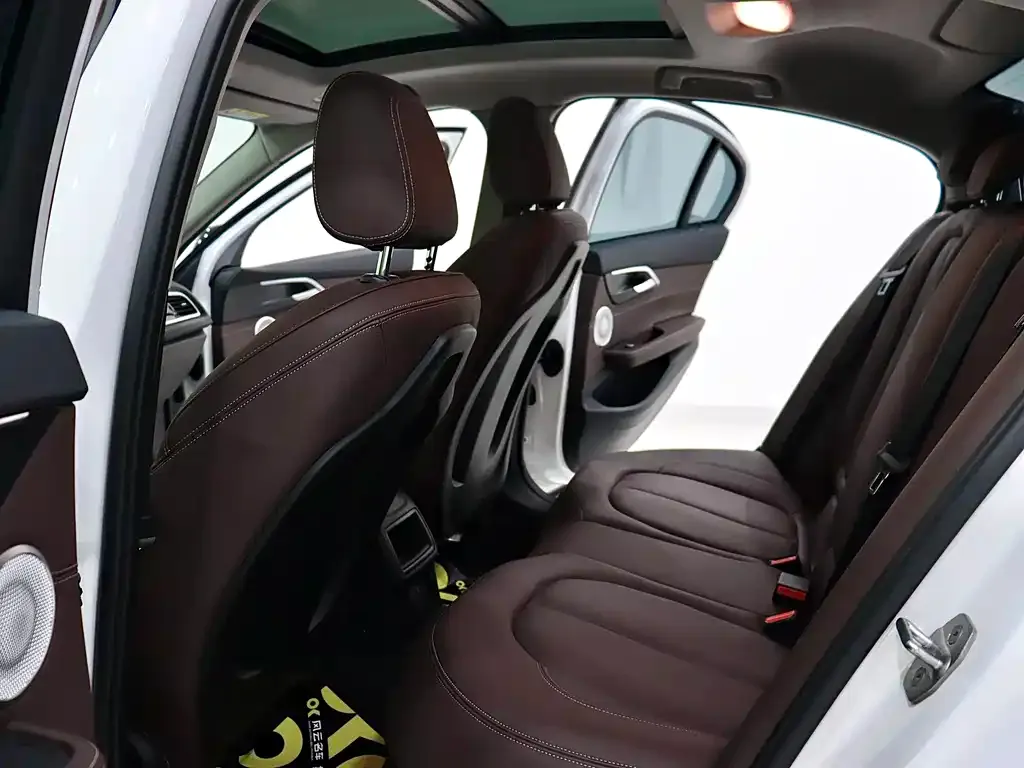 BMW 1 Series 2023 из CN, фото 4