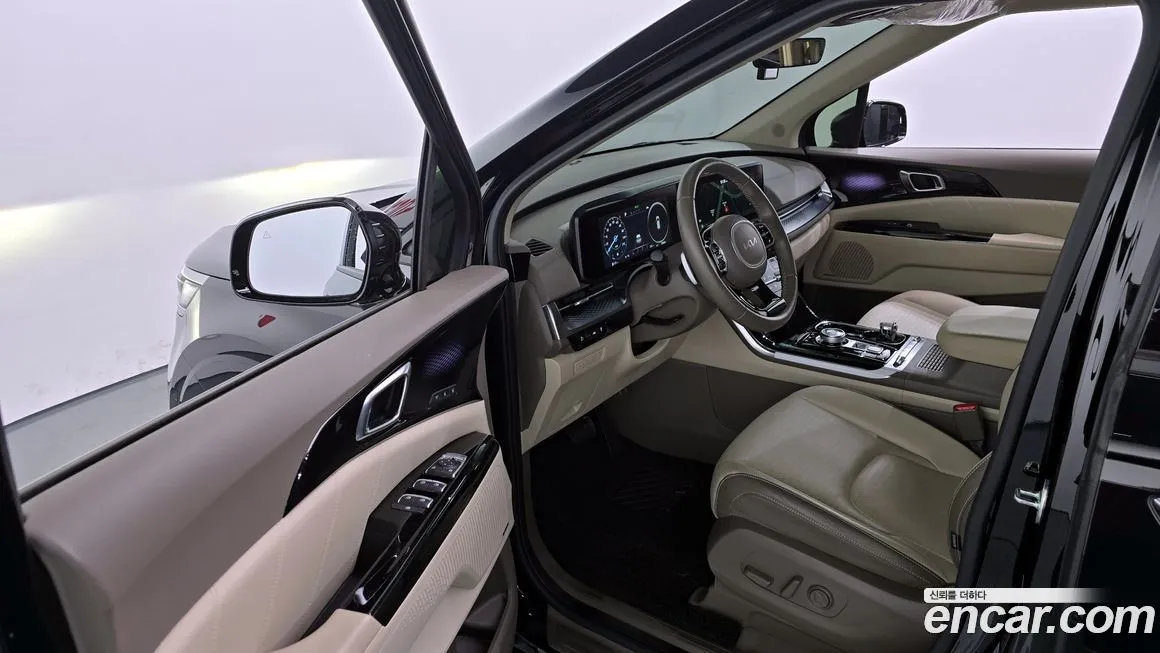 Kia Carnival — фото 10