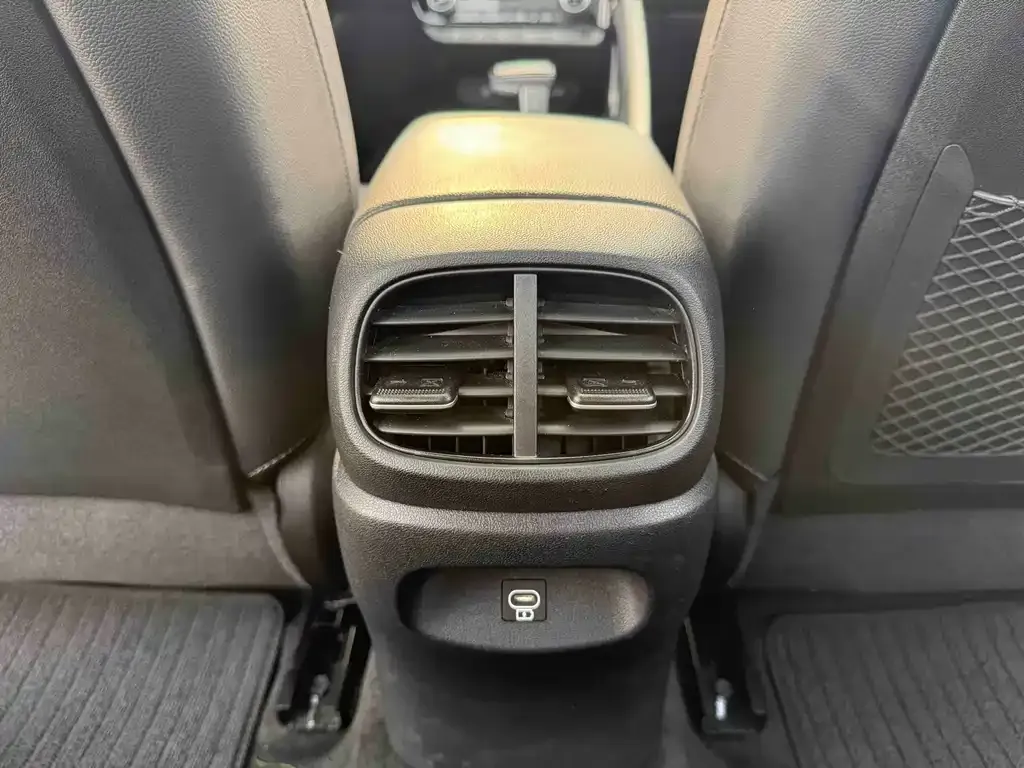 Hyundai Elantra 2023 из CN, фото 10