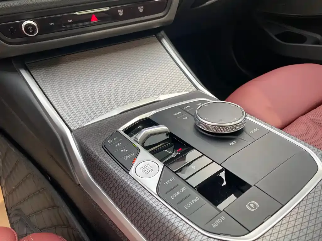 BMW 3 Series 2024 из CN, фото 3