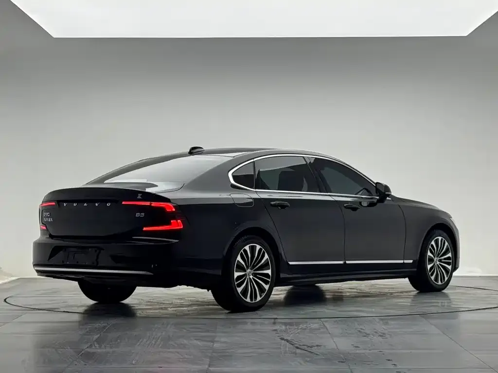 Volvo S90 2024 из CN, фото 5
