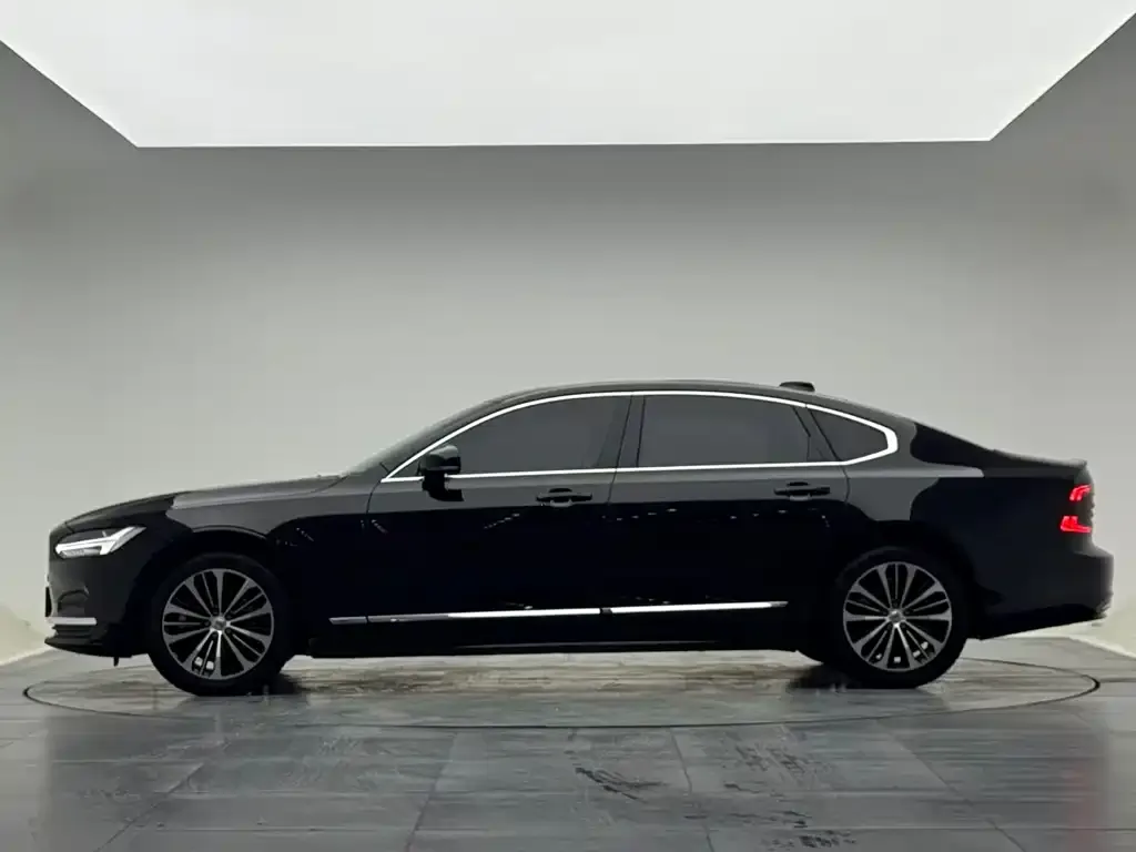 Volvo S90 2024 из CN, фото 4