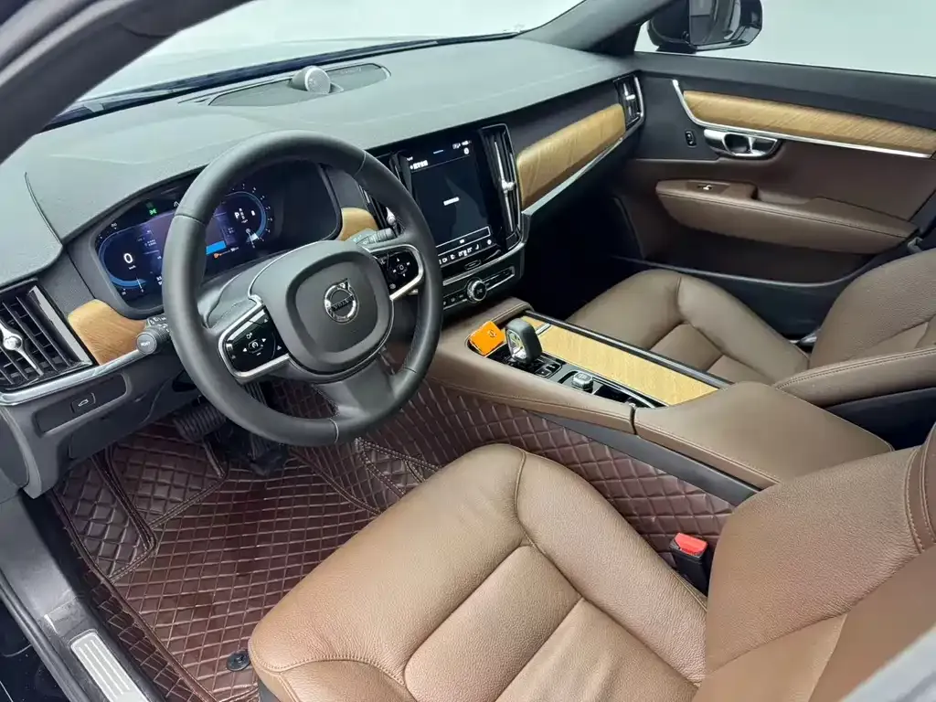 Volvo S90 2024 из CN, фото 10