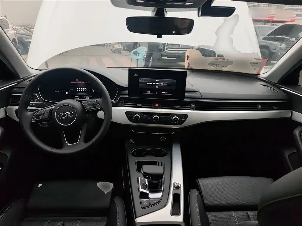 Audi A4L 2023 из CN, фото 3
