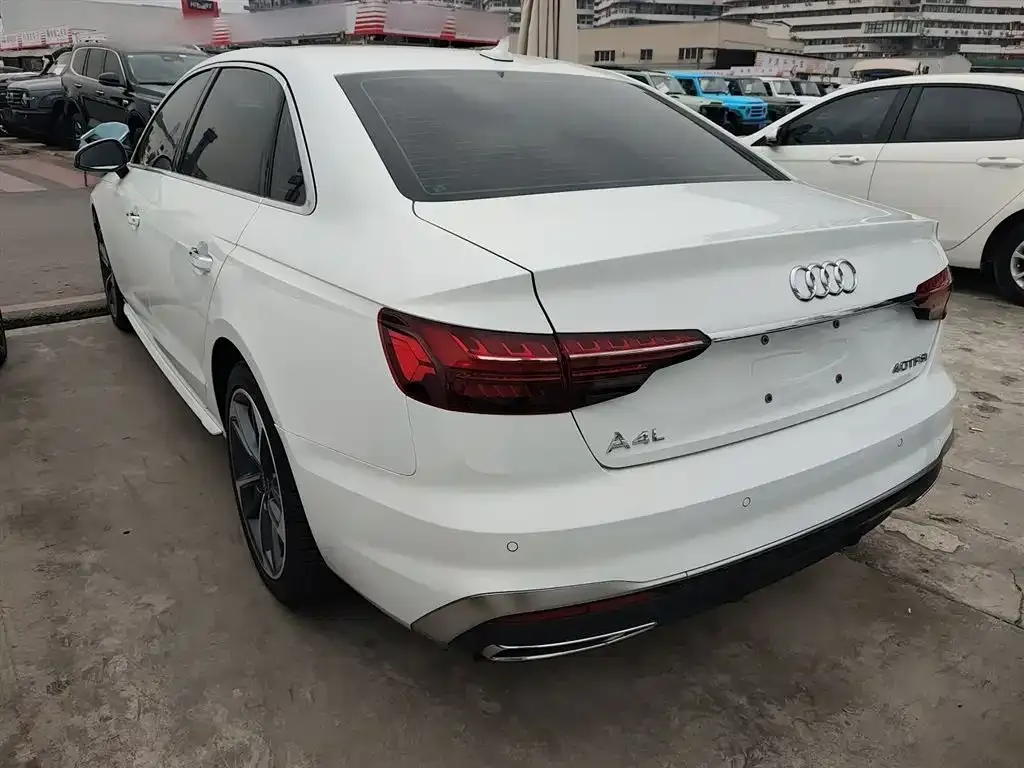 Audi A4L 2023 из CN, фото 5
