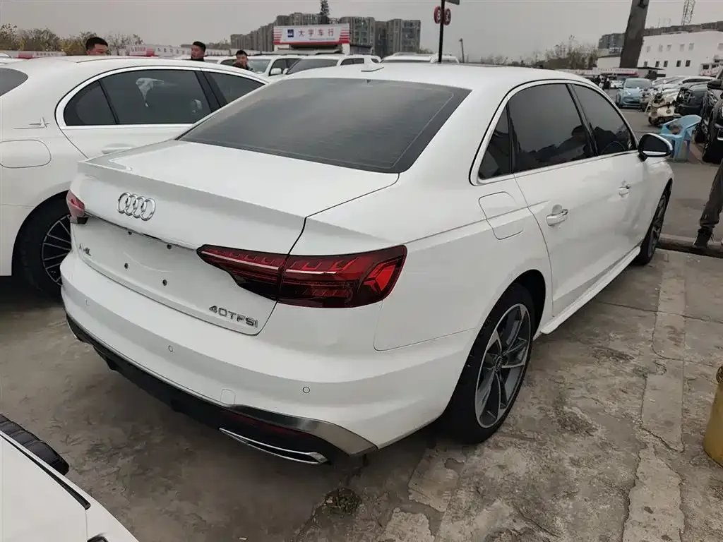 Audi A4L 2023 из CN, фото 6