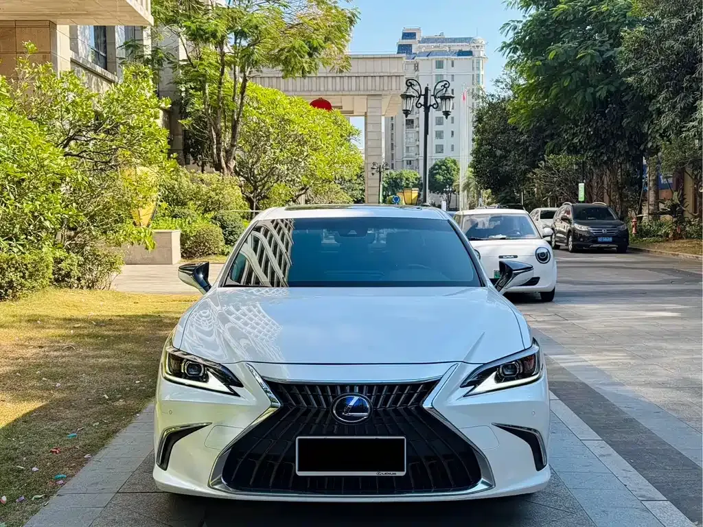 Lexus ES — фото 9