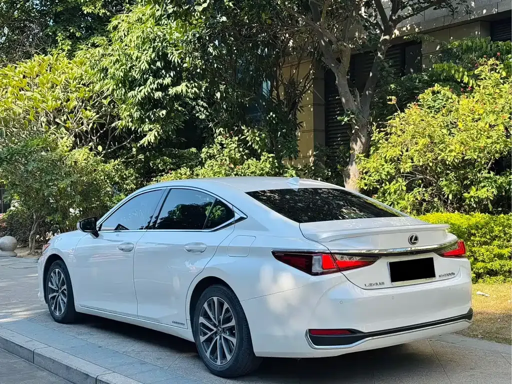 Lexus ES — фото 8