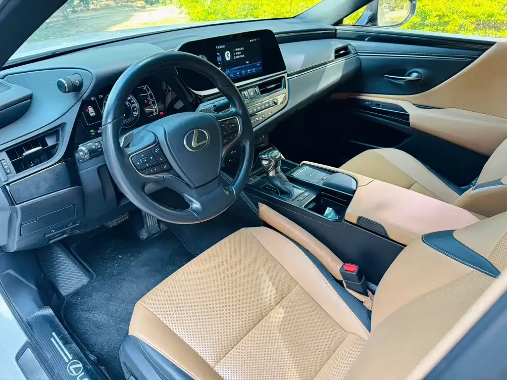 Lexus ES — фото 4