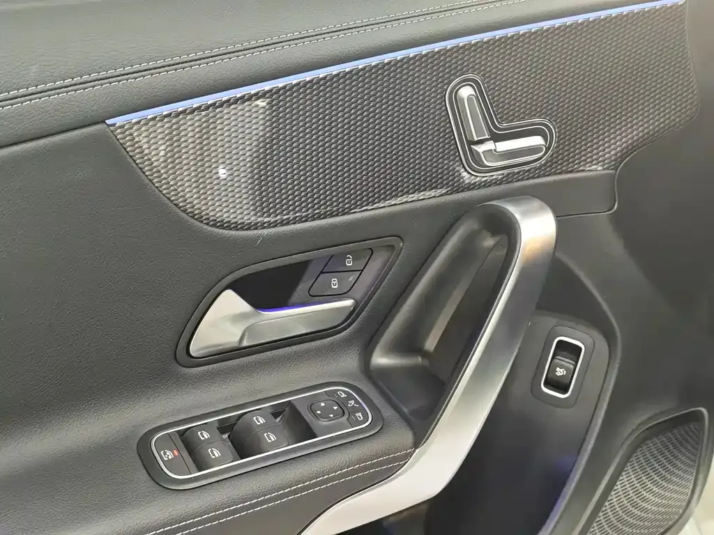 Mercedes-Benz A-Class 2023 из CN, фото 10