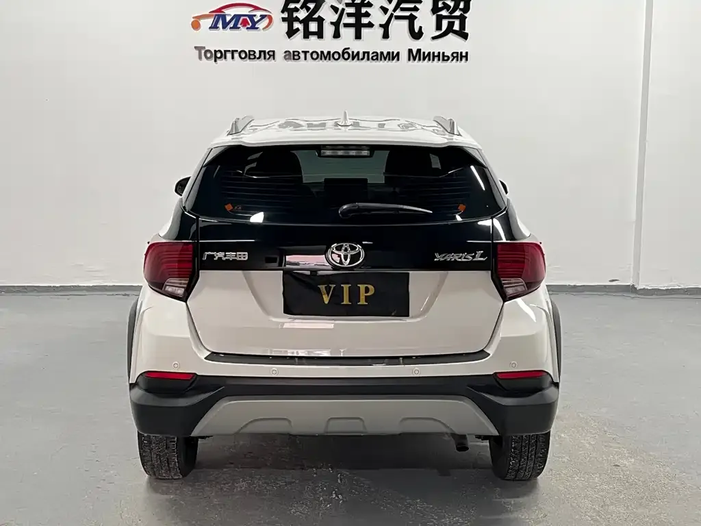 Toyota Yaris L — фото 5