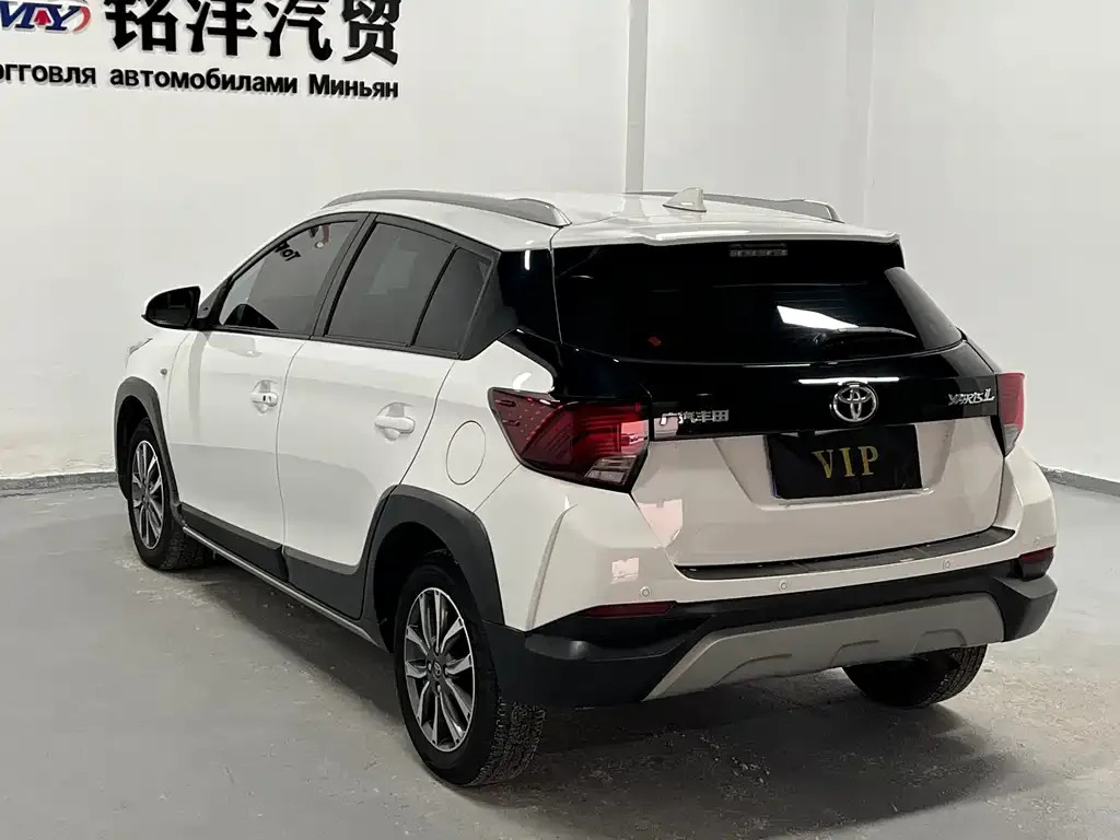 Toyota Yaris L — фото 6