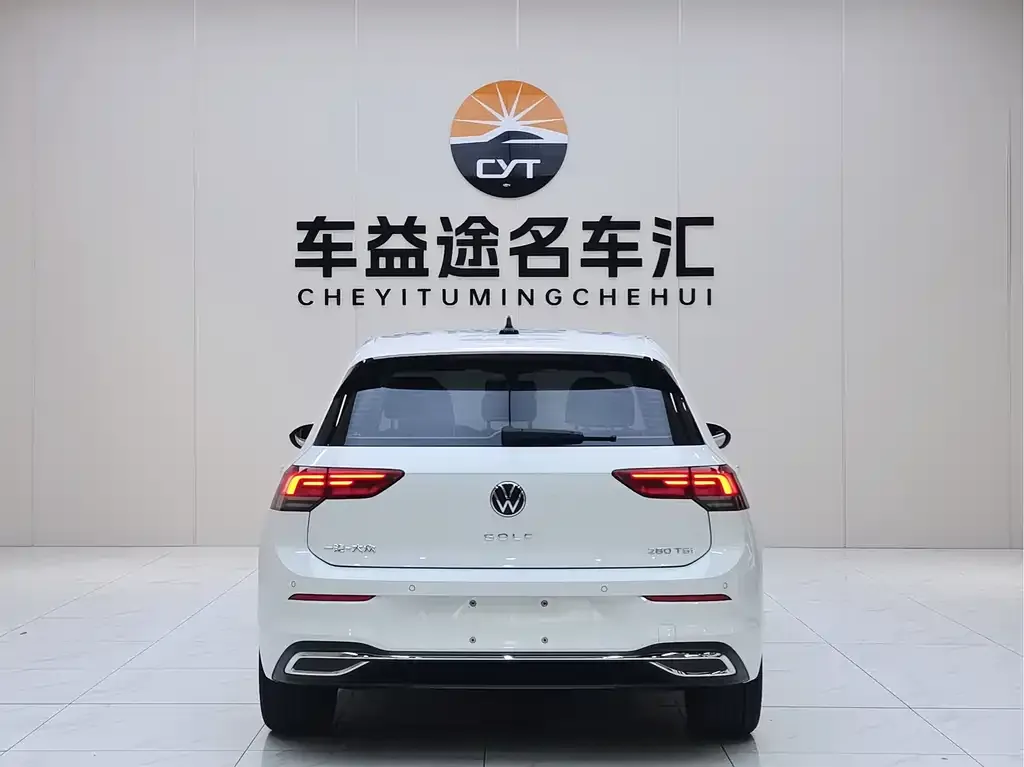 Volkswagen Golf 2023 из CN, фото 2