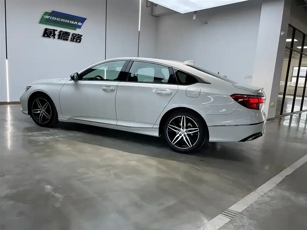 Honda Inspire 2023 из CN, фото 3