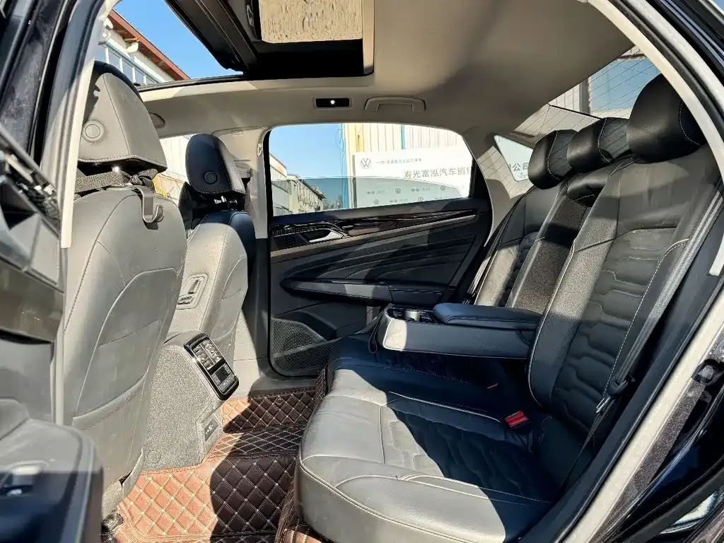 Volkswagen Passat 2021 из CN, фото 5